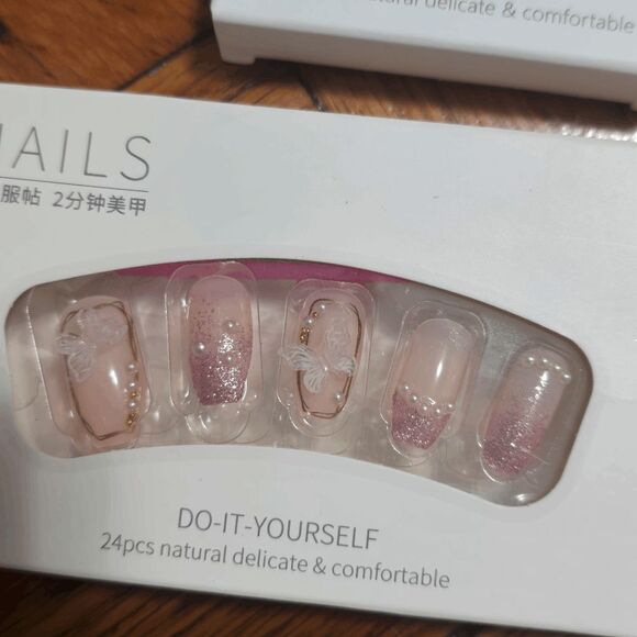 5x Pack of Medium Coffin Press on Nails Butterfly and Pearl Design - Picture 5 of 6